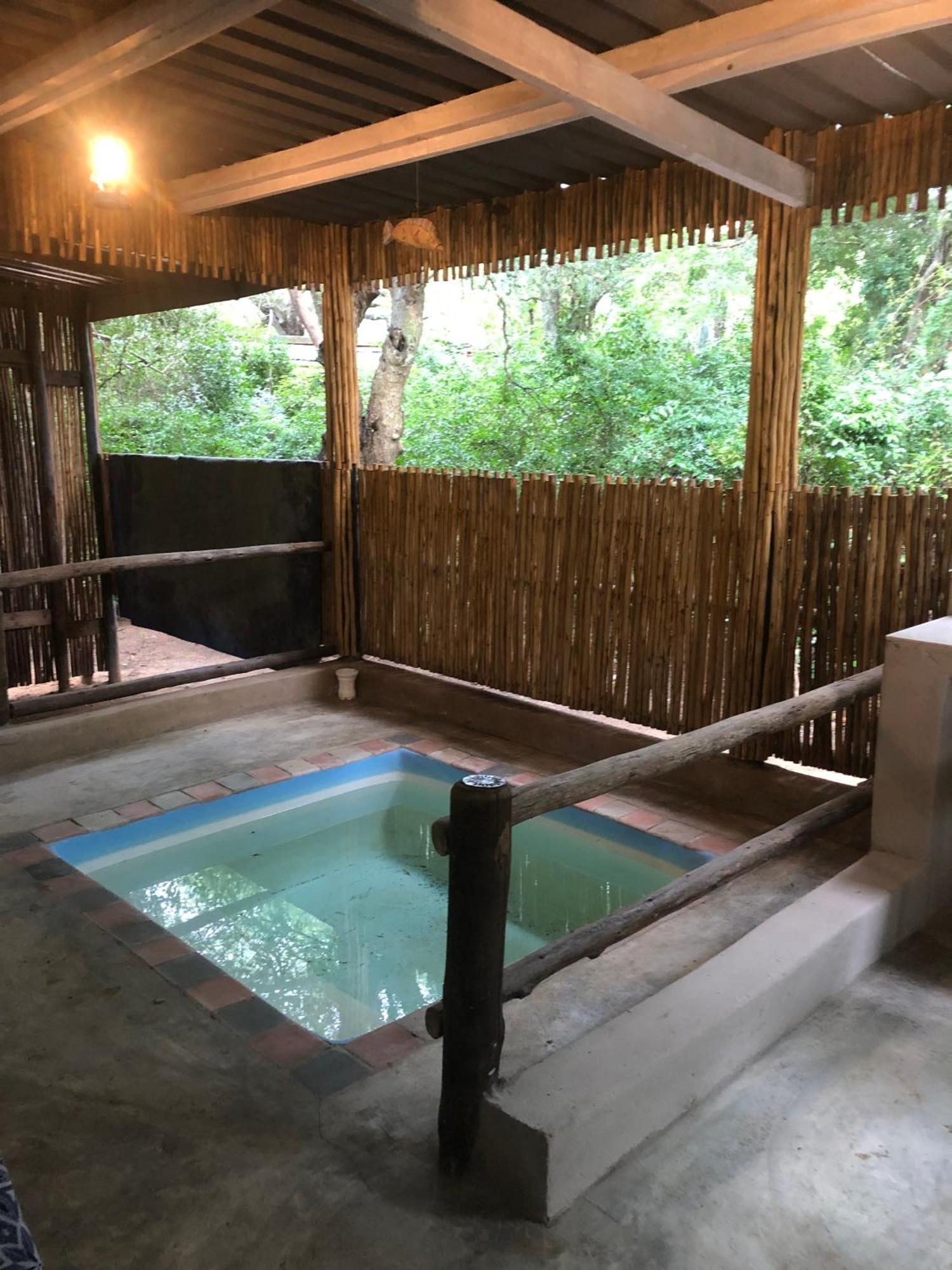 Lebombo Wattle Cottages Hluhluwe Kültér fotó